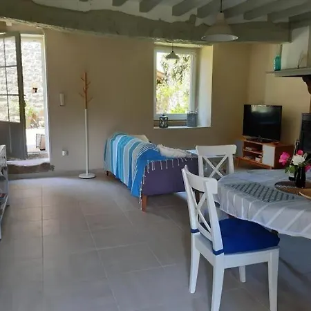 Holiday home Les Macareux, Maison A 900 M De La Montfarville